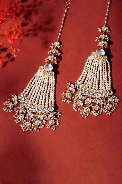 Kundan and pearls earrings