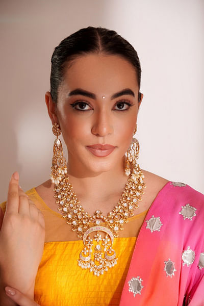 Gold kundan and polki pendant necklace set