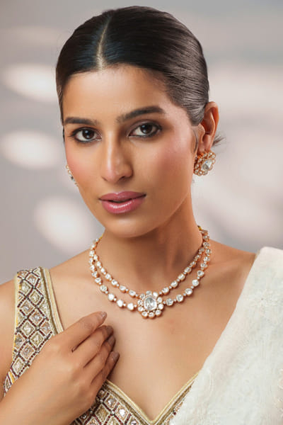 Gold toned kundan necklace set