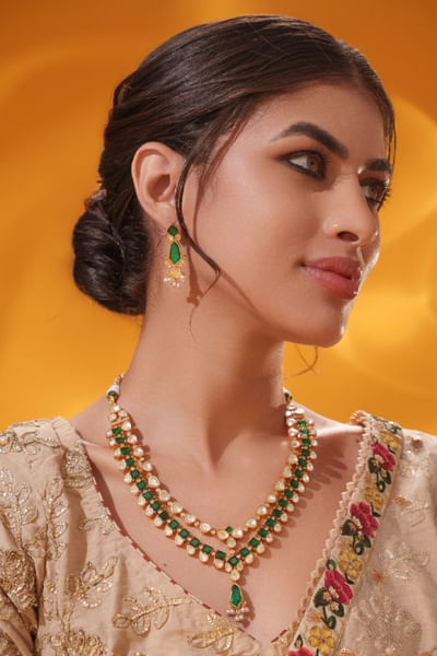 Green moissanite embellished necklace set