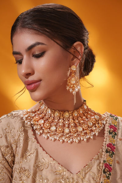 Gold moissanite stone necklace set