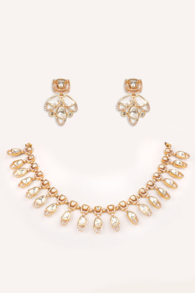 Gold stones necklace set