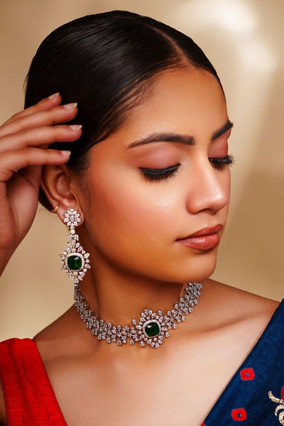 White and green diamond choker set