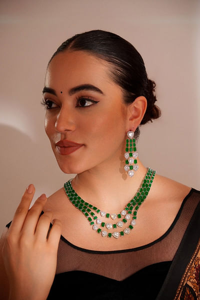 Green diamond layered necklace set