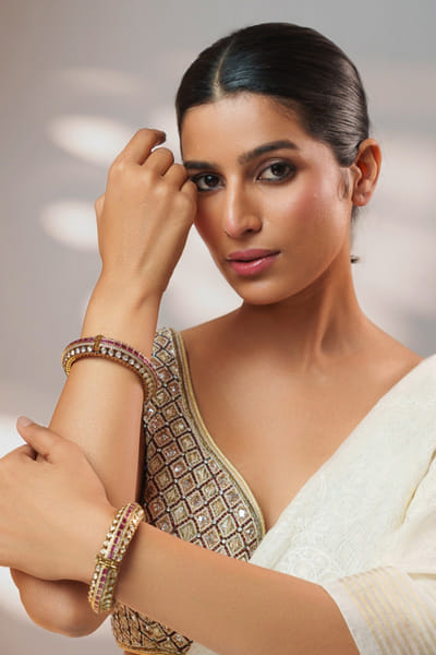 Red stone encrusted polki bangle set