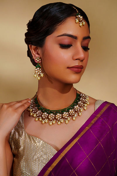 Green moissanite embellished necklace set