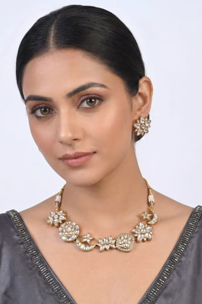 Zevar By Geeta White and gold kundan stone choker set ZEVFEB26D139751