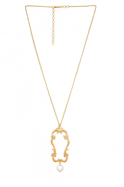 Gold plated facade shaped pendant & necklace